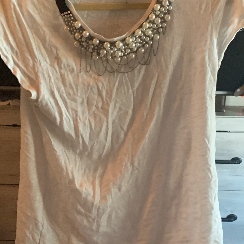 Adorable Loft brand tshirt with pearls size large
